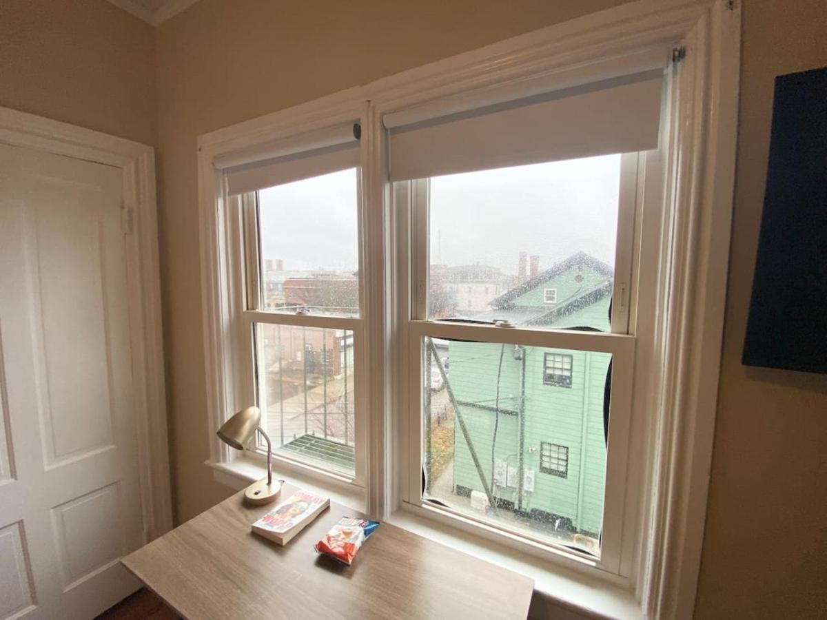 Sunny Spacious Room In Federal Hill, Downtown With Shared Bathroom And Kitchen Providence Exterior photo